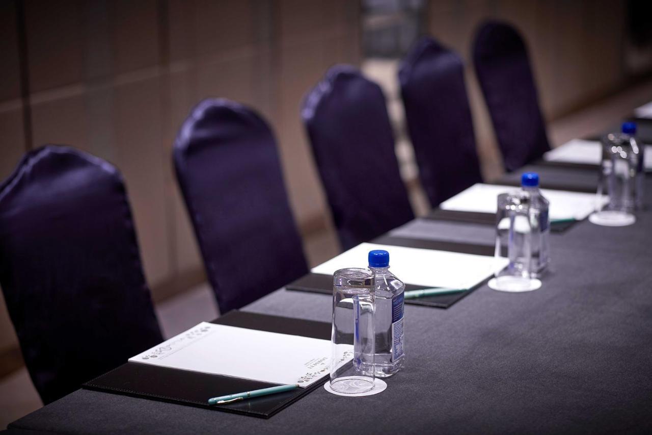 Dorsett Wanchai, Hong Kong Dış mekan fotoğraf A meeting room at the InterContinental London