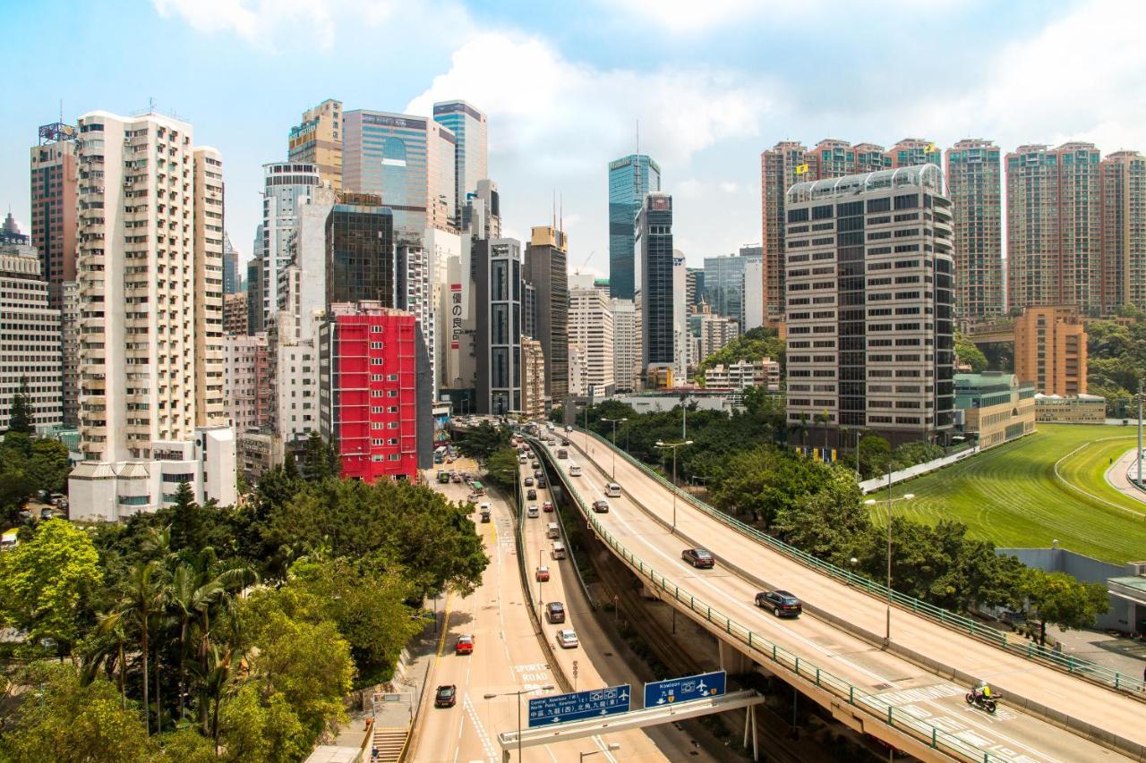 Dorsett Wanchai, Hong Kong Dış mekan fotoğraf View of the Eastern Corridor at Tai Sheung Tok